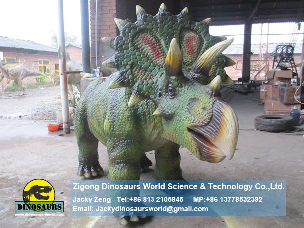 Animatronic Simulation Walking Dinosaur of Styracosaurus Ride DWE040