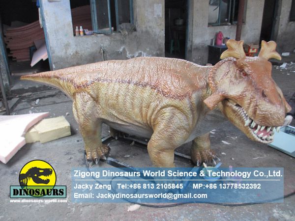 Estemmenosuchus in dinosaurs factory DWD1788