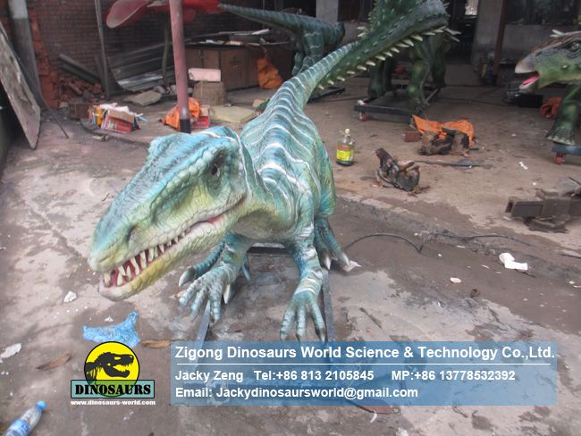 Jurassic world model,coelophysis in factory DWD006-2