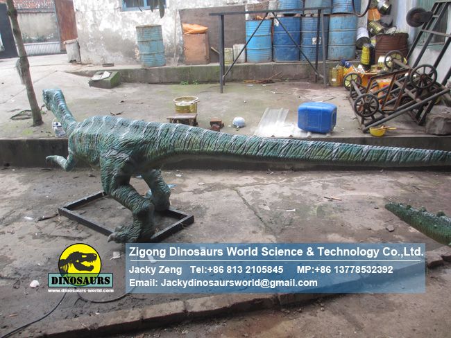 Jurassic world model,coelophysis in factory DWD006-2